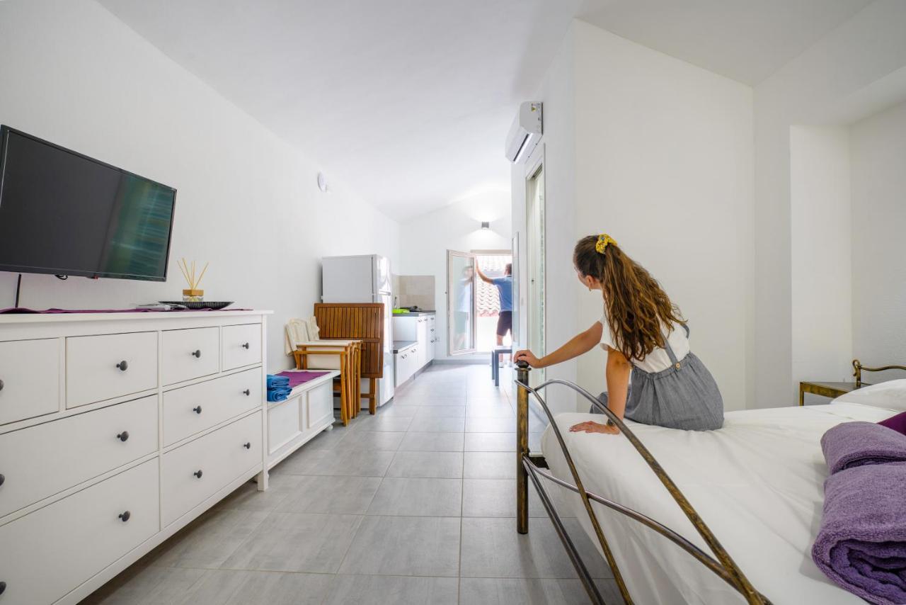 Casa Mirto Hotel Bosa Ngoại thất bức ảnh